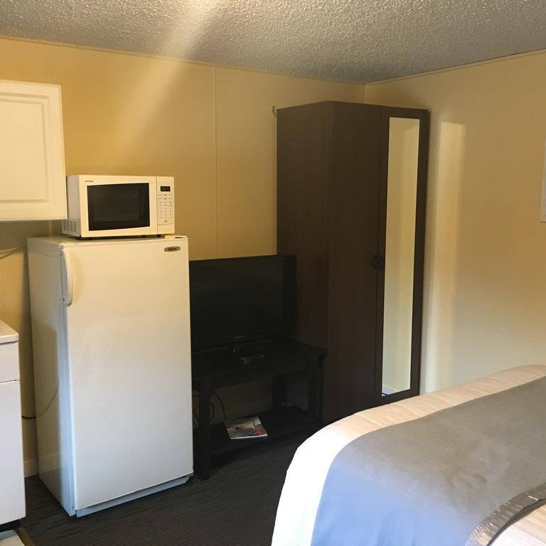 Hotel Clarence Extended